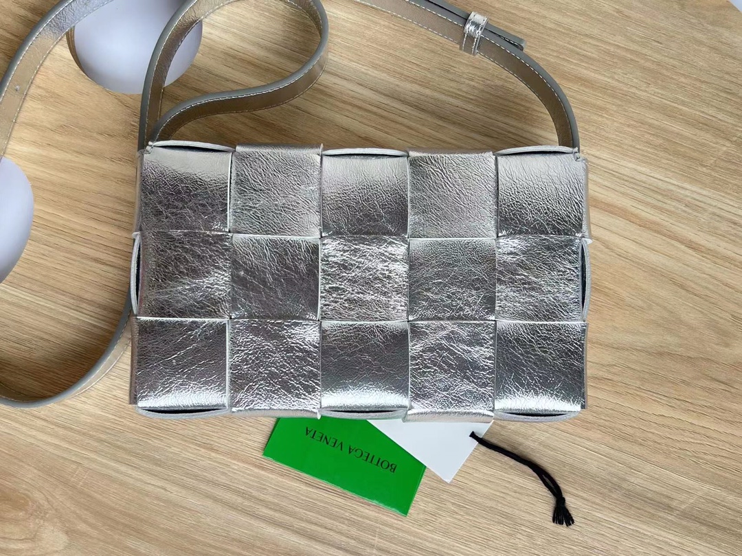 Cassette Intreccio Leather Cross-body Bag Silver